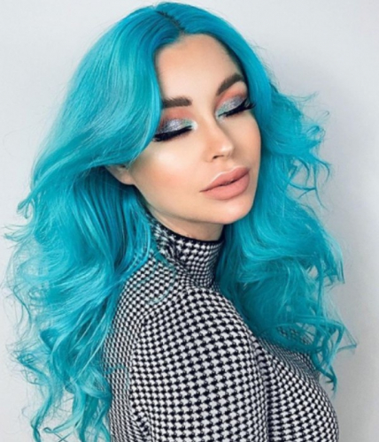 aquamarine hair