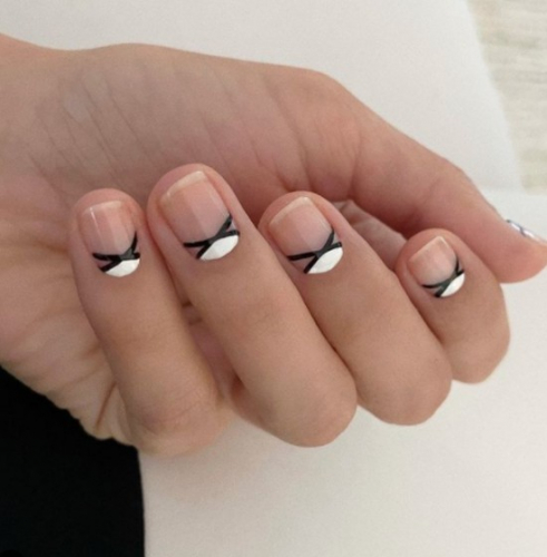 The Best Insta-Famous Nail Artists  to Admire & Follow
